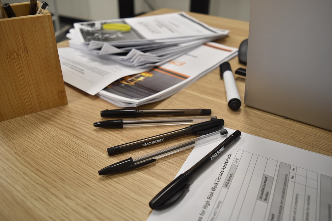 writing resume desk pen