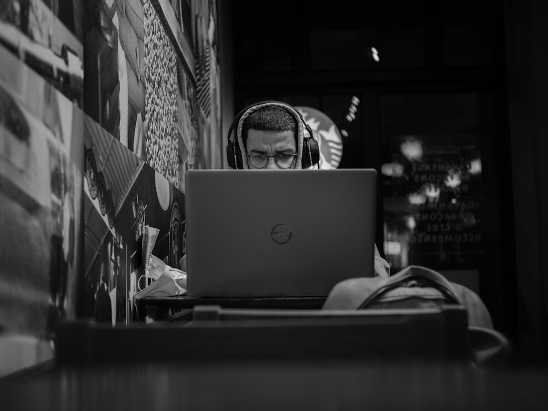 freelance laptop working coffee shop