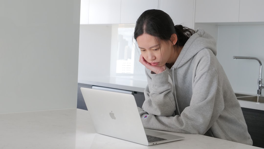 japanese woman frustrated laptop study
