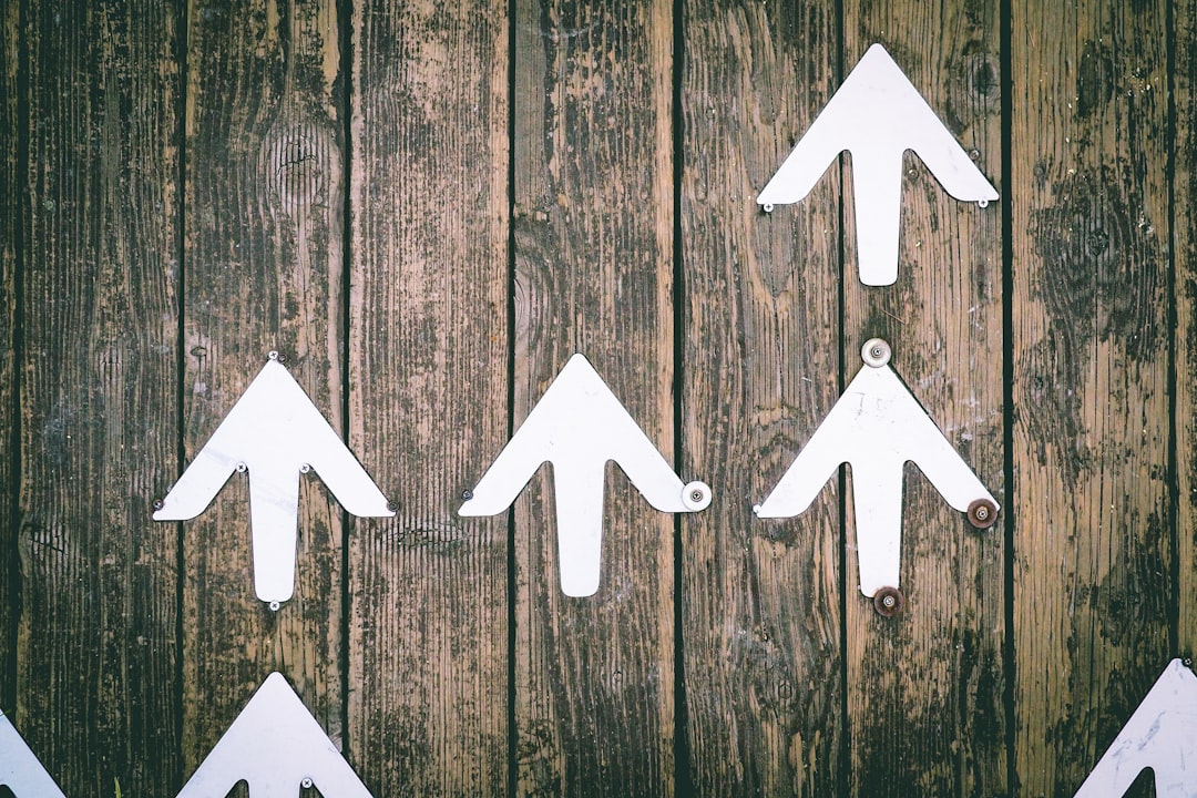 two way arrows freelance platform concept