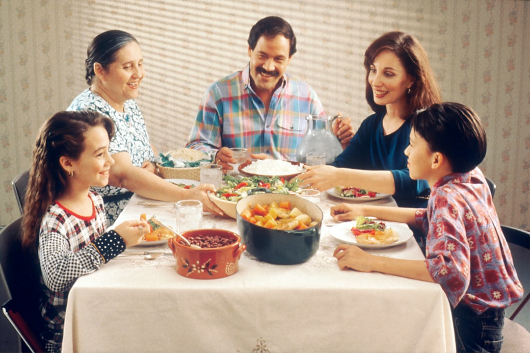 family dinner conversation home