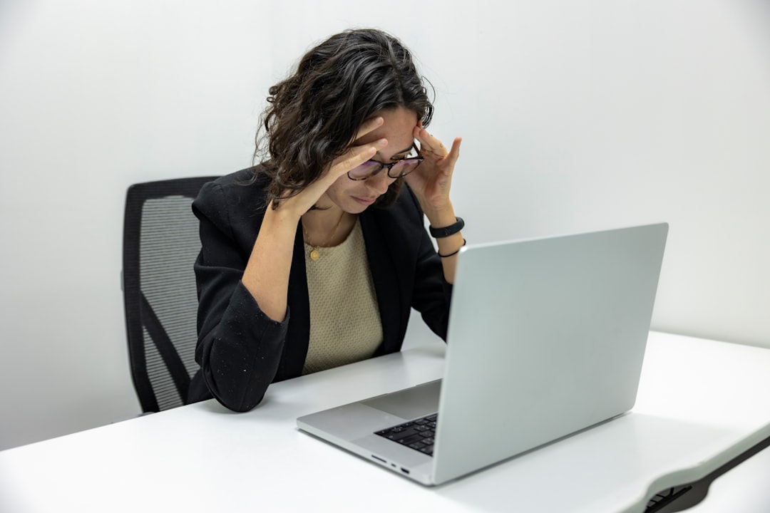 frustrated woman laptop